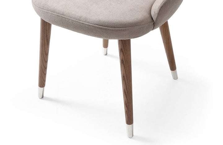 9188 Table with 1287 chairs