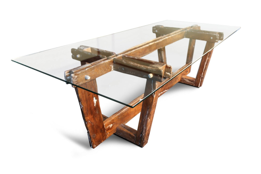 FRAMS Dining Table