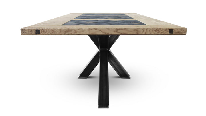 EDDER-CRUE Dining Table