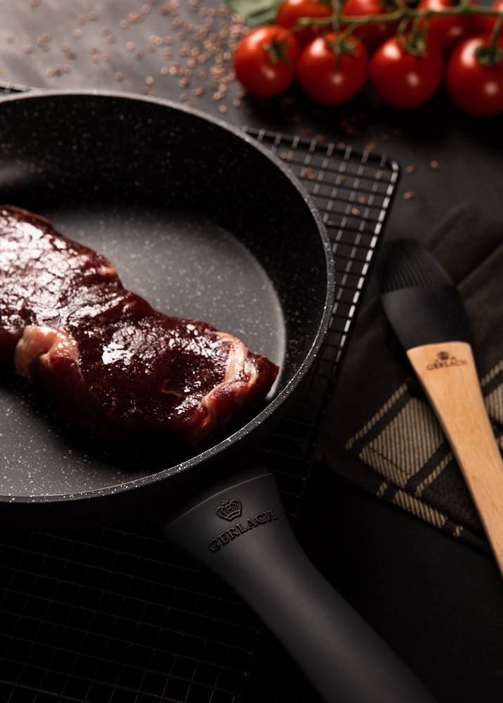 GRANITEX Frying Pan with Lid 7.9"