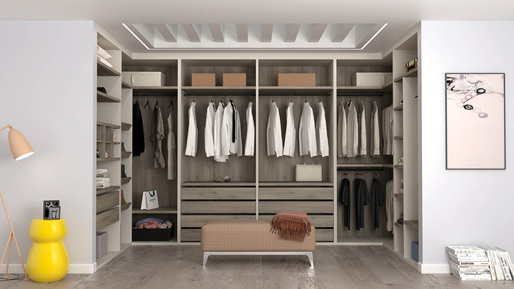 Frigiliana Large Walk-In Closet AR009