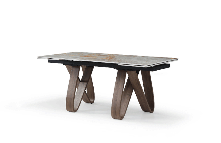 9086 Table with 1353 Chairs